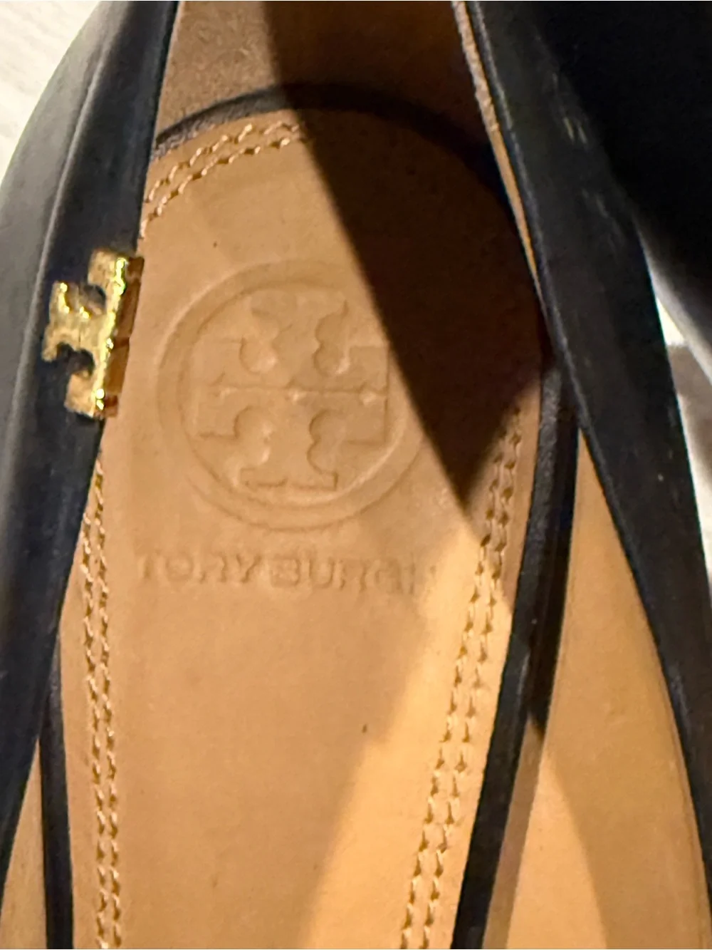 Tory Burch Black and Cream Pointed Toe Leather Pumps - Picture 5 of 8